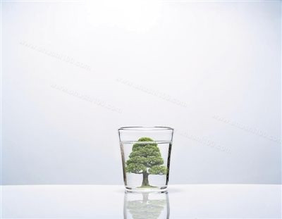 關(guān)于健康水的爭(zhēng)論，不得不戰(zhàn)的純水機(jī)與凈水器
